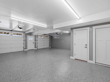 Polyaspartic vs Epoxy - Which Is the Best Okanagan Climate?